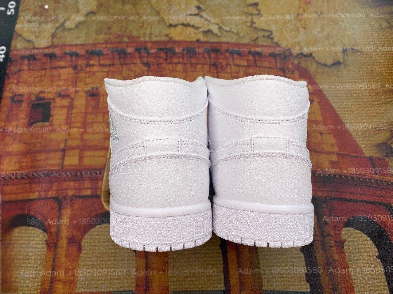 NIKE AIR JORDAN 1 MID