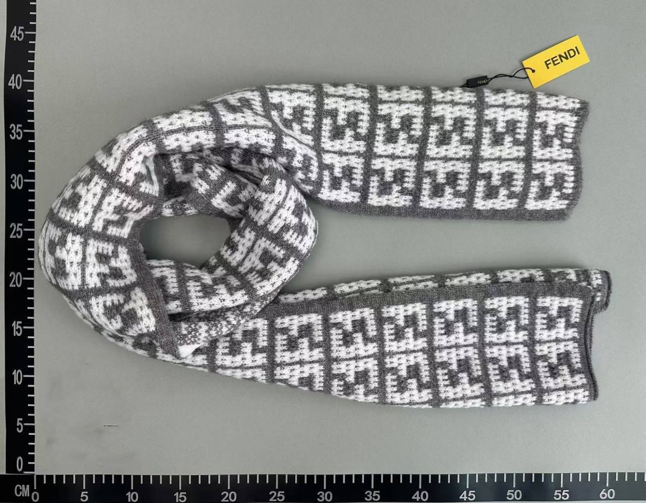  FENDI Scarf