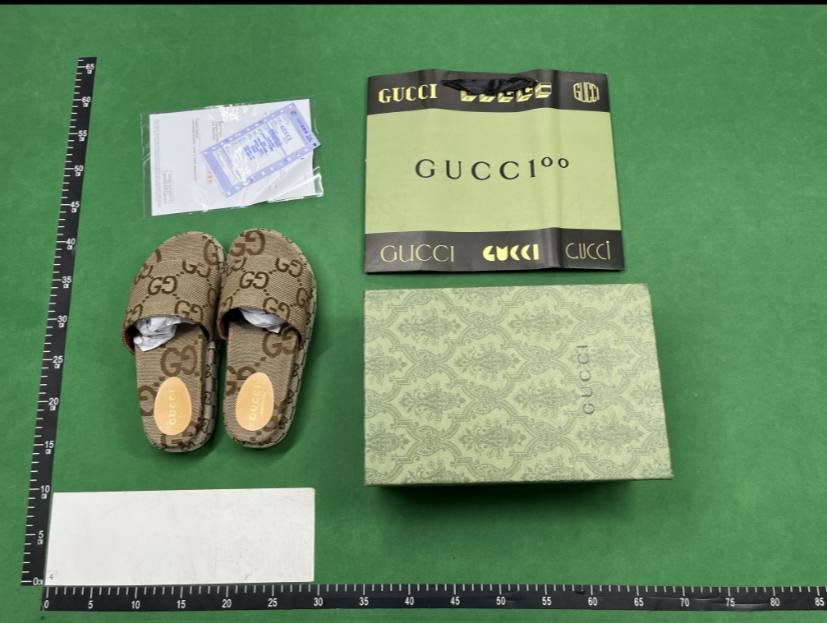 gucci  slippers