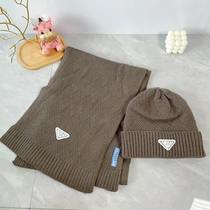 GUCCI Moncler Chanel Louis Vuitton Beanie Scarf